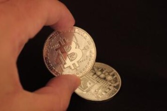 比特币交易量时间：比特币交易量随时间而变